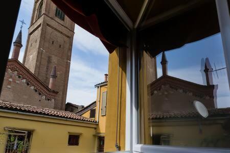 Charme Appartamento Immerso Tra Le Mura Bolognesi Экстерьер фото